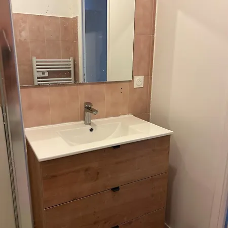 3-room Apartment, Sleeps 6, Sea View * Ницца