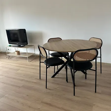 Апартаменты 3-room Apartment, Sleeps 6, Sea View *