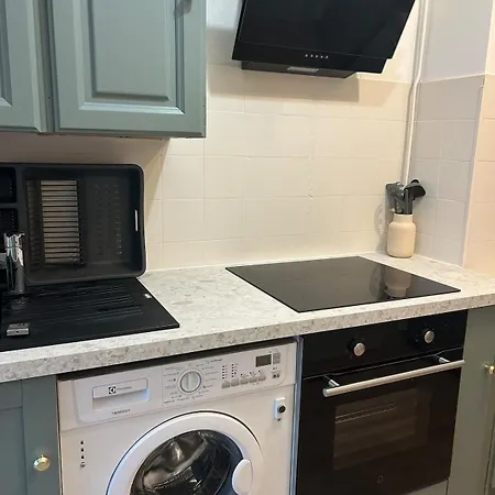 Апартаменты 3-room Apartment, Sleeps 6, Sea View